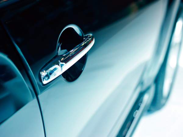 Common utility.  [Guest parking (surcharge)] 3 cars available visitor parking of flat can stop comfortably even large vehicles. You can support us also with confidence to visit by car.  ※ The photograph is an example of a parking can be car.