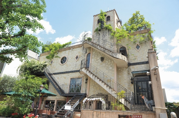 Cafe La ・ Boheme platinum (about 390m ・ A 5-minute walk)