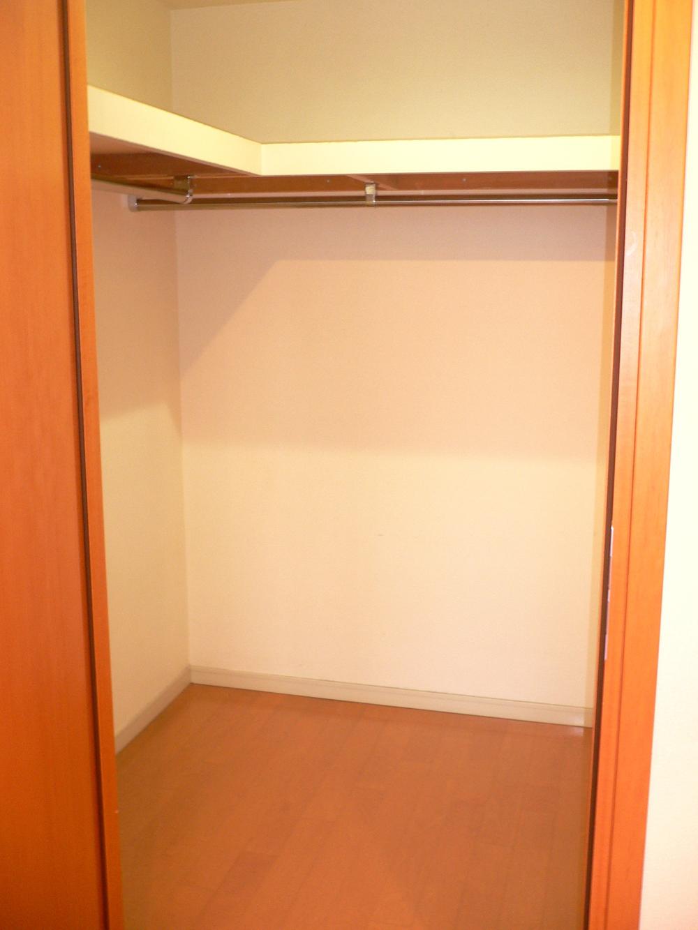 Receipt. Walk-in closet