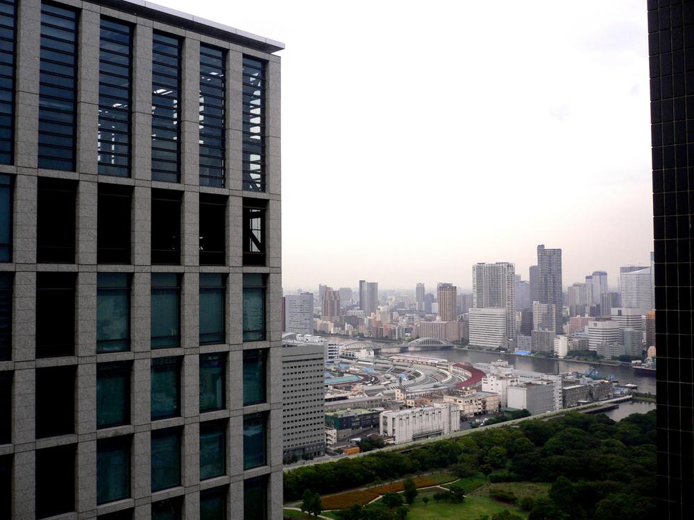 View photos from the dwelling unit. View from the site (October 2013) Shooting