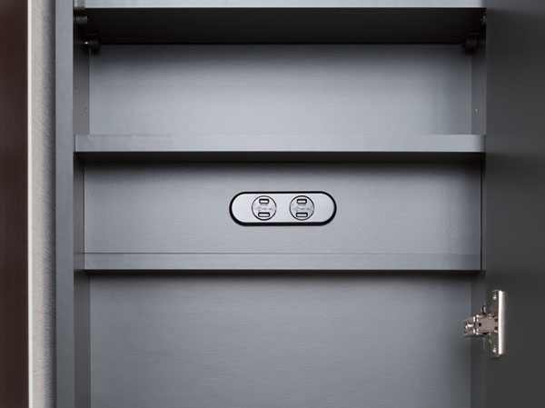 Bathing-wash room.  [Three-sided mirror back outlet] The back of the three-sided mirror, Equipped with a convenient outlet to charge such as an electric toothbrush and shaver.