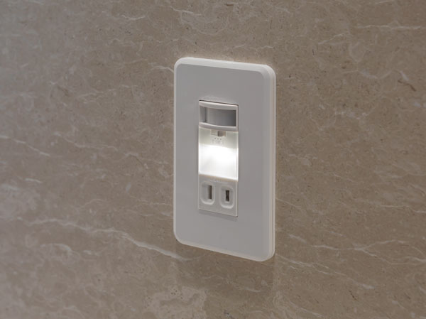 Other.  [Darker and peace of mind of the footlights] Installing the foot lights that illuminate gently feet in the hallway. By sensing the movement of people, Dark is equipped with motion sensors that automatically lights up when.