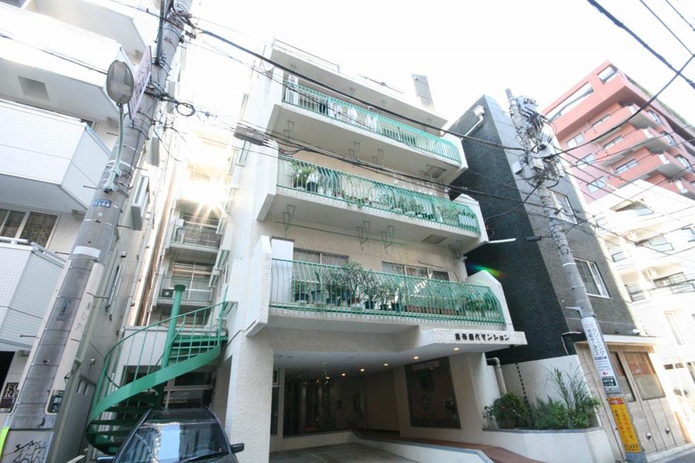 Local appearance photo. Pets welcome breeding