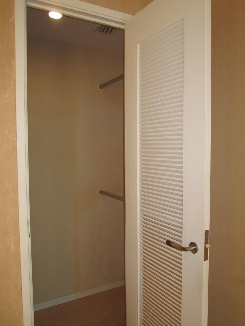 Receipt. Indoor (12 May 2013) Shooting Walk-in closet