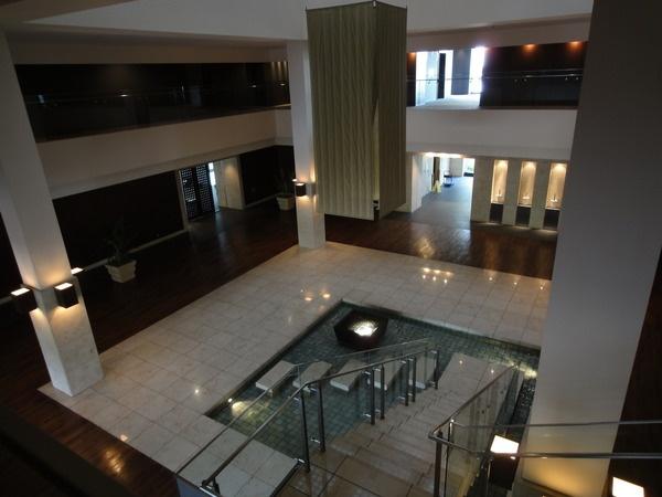 Entrance. Common areas