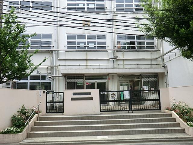 Junior high school. Hiroo junior high school 800m Hiroo junior high school until 800m