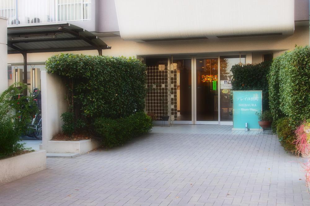 Entrance. Common areas