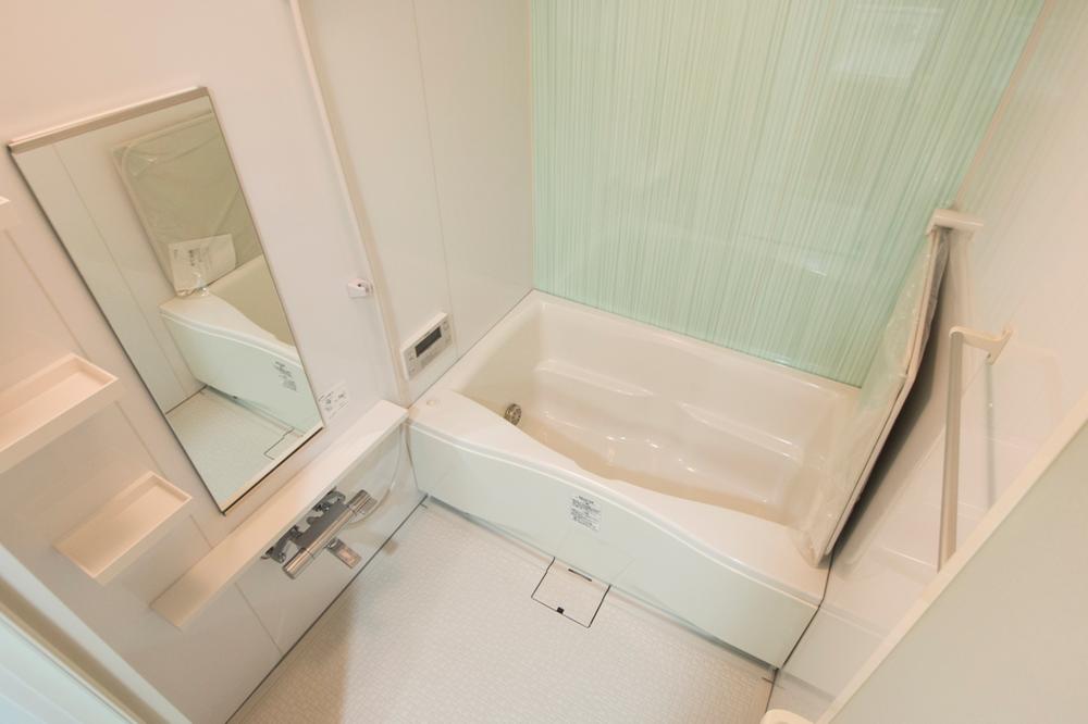 Bathroom. Indoor (12 May 2013) Shooting