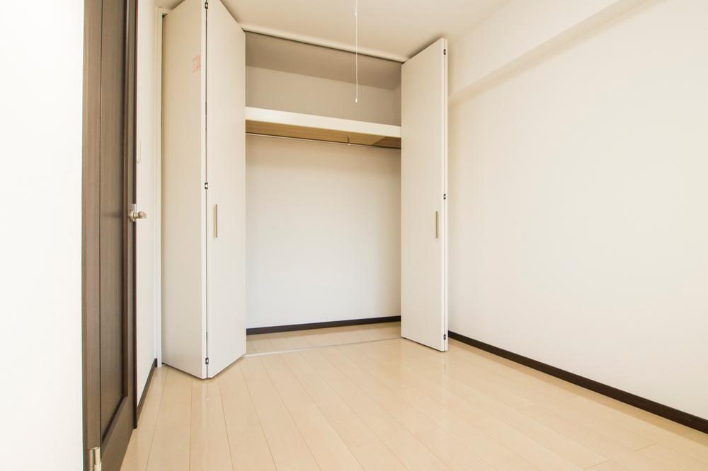 Non-living room. Indoor (12 May 2013) Shooting