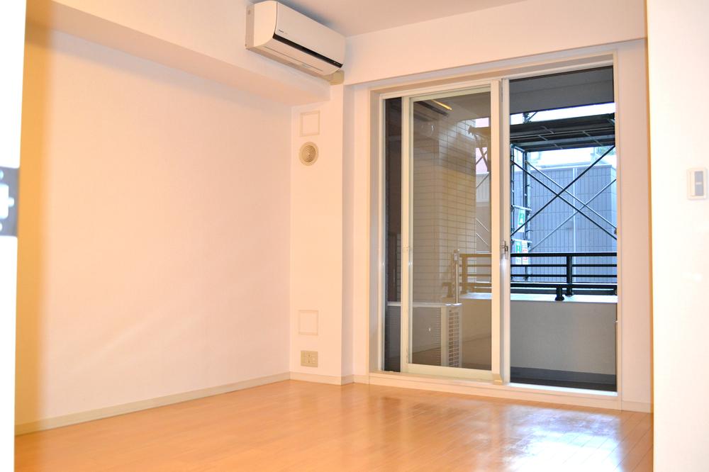 Living. Indoor (12 May 2013) Shooting