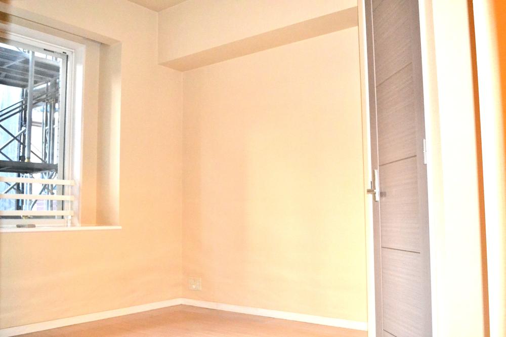 Non-living room. Indoor (12 May 2013) Shooting