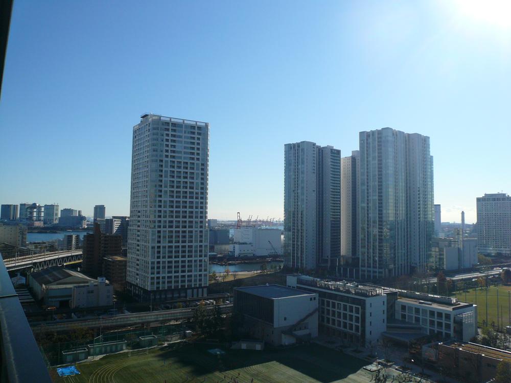 View photos from the dwelling unit. Overlooking the Odaiba from balcony