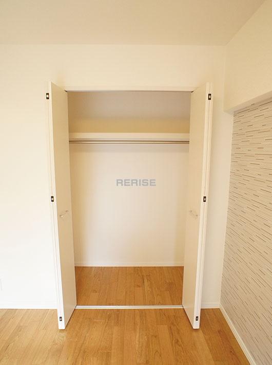 Receipt. Western-style inside the storage