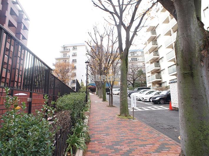 Local appearance photo. ~ We propose your lifestyle ~  ◆ Located in the exclusive residential area "Takanawa" ◆ Feeling of luxury entrance ◆ Full renovation of enhancement ◆ Please, Please see.