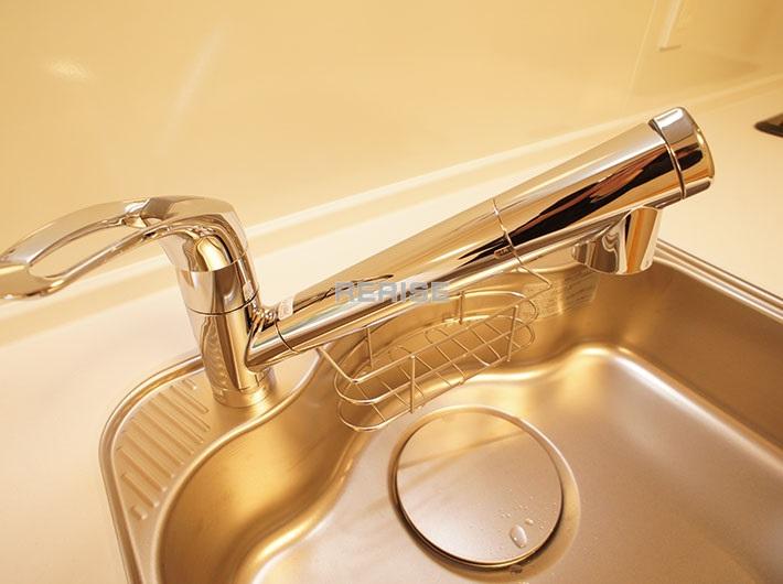 Kitchen. Water purifier built-in system kitchen