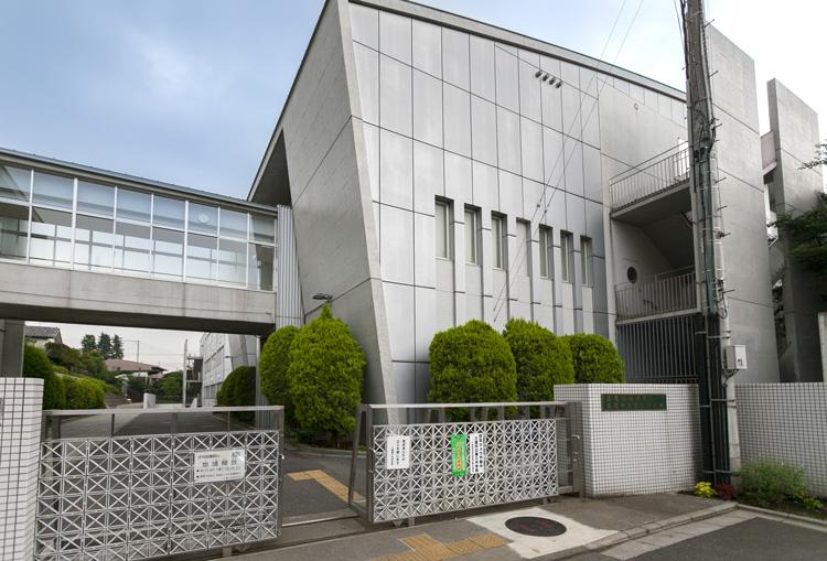 Junior high school. 495m to Mitaka City Tatsudai three junior high school