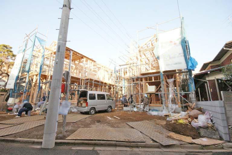 Local appearance photo. It is spacious subdivision can secure two car space. It is spacious also front road, All building day is a good thing.