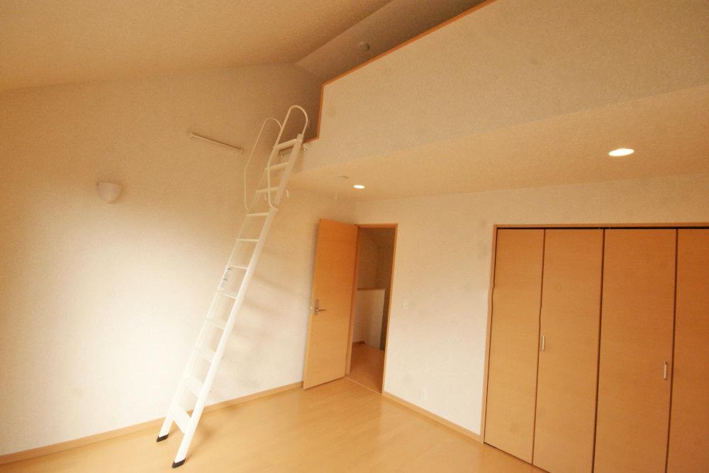 Same specifications photos (Other introspection). Storage space is the pride you have plenty of use of limited space. (Example of construction)