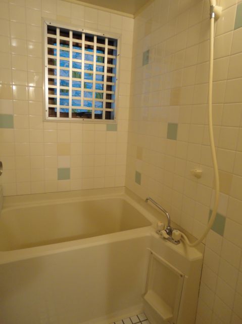 Bath. Bathing there is a window