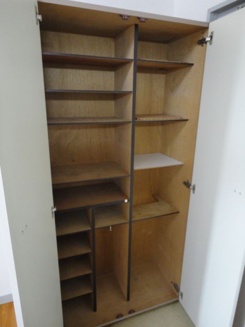 Entrance. Large cupboard