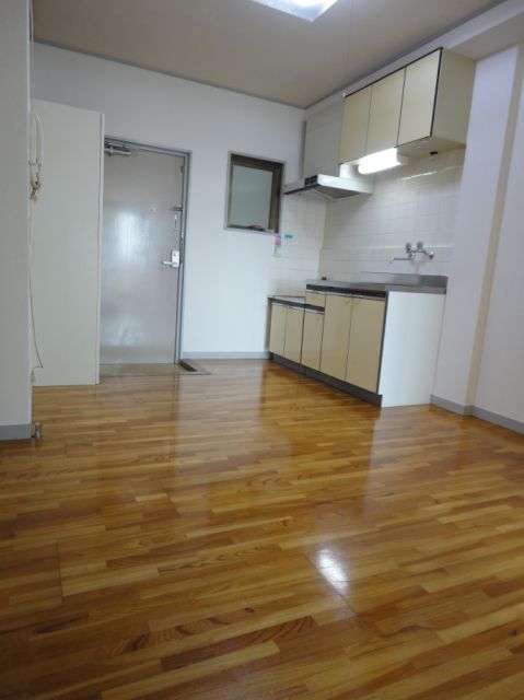 Kitchen. 6 Pledge of dining