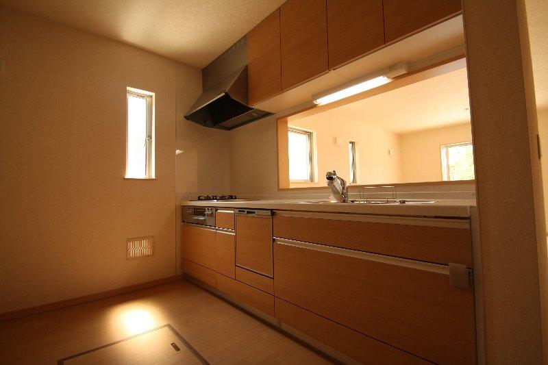 Same specifications photo (kitchen)