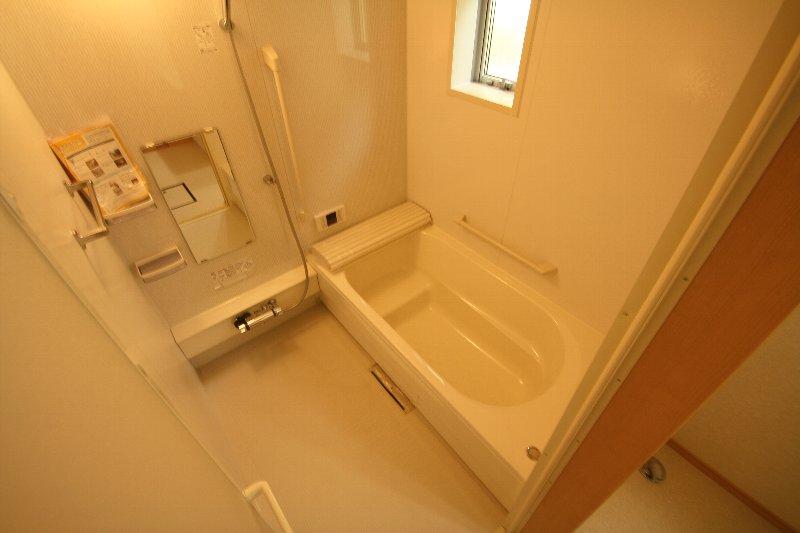 Same specifications photo (bathroom)