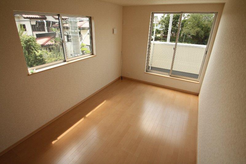 Same specifications photos (Other introspection)