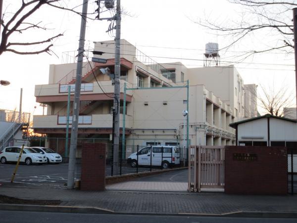 Junior high school. Mitaka 1100m walk about 14 minutes until the sixth junior high school