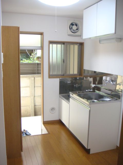 Kitchen. Gas stove can be installed!