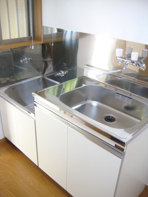 Kitchen. A window kitchen