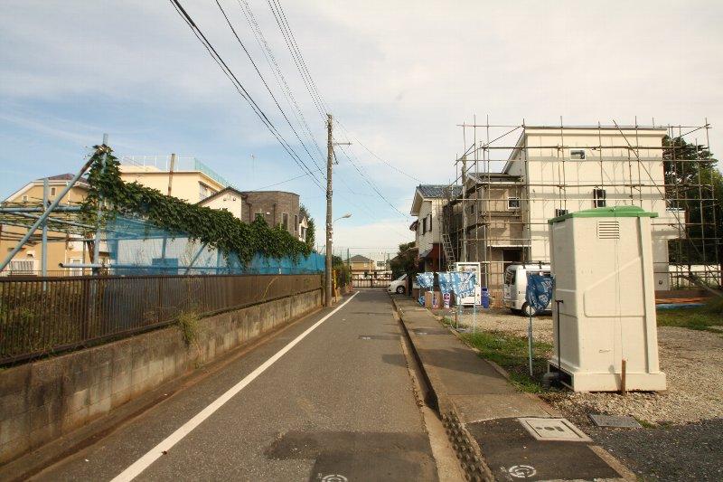 Local photos, including front road. Local (10 May 2013) Shooting