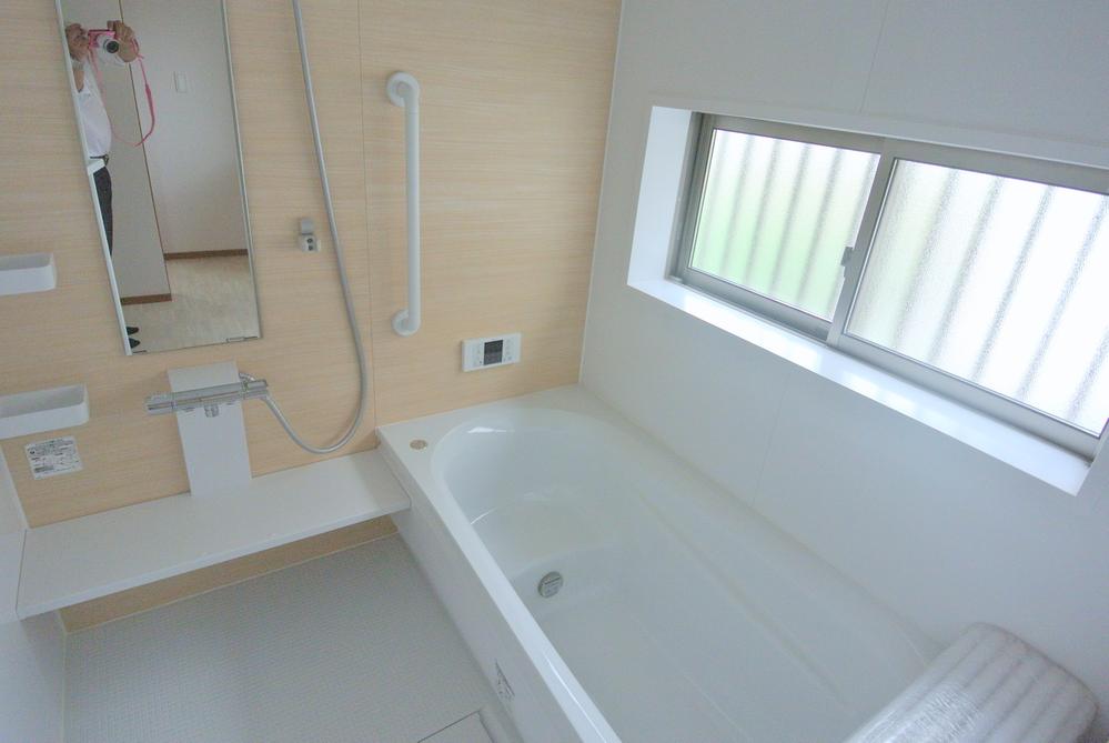 Same specifications photo (bathroom). Seller same specifications