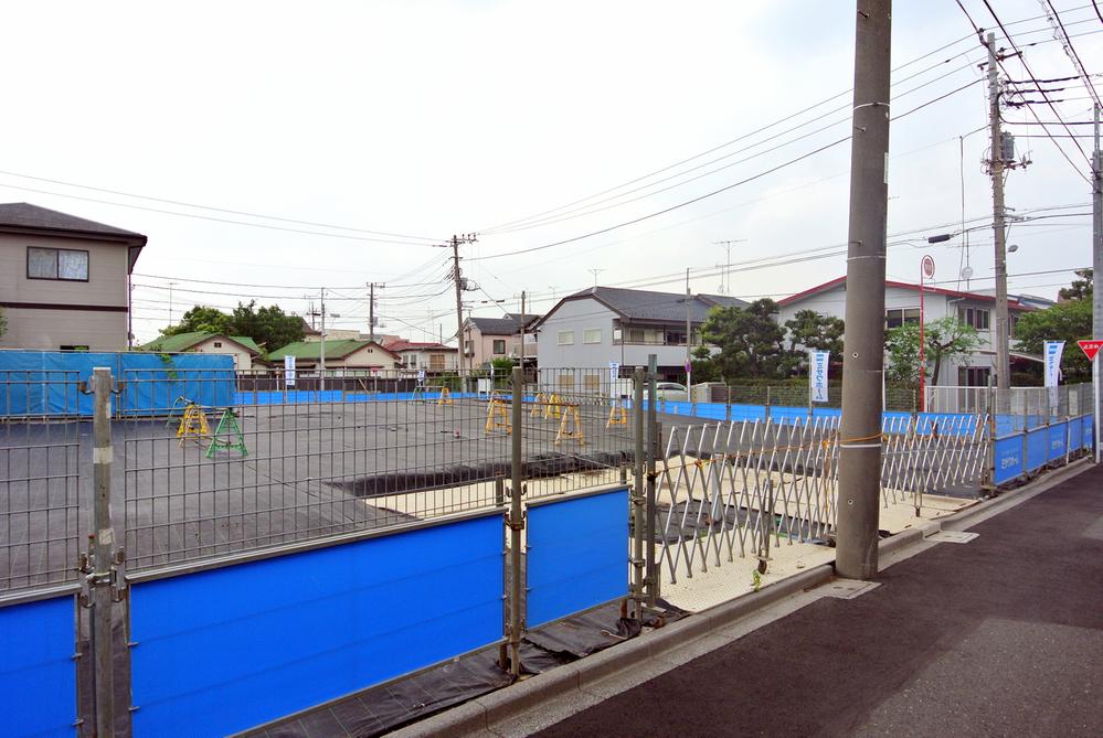 Local photos, including front road. Local (July 2013) Shooting