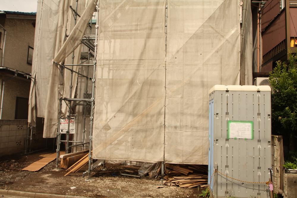 Local appearance photo. Local (10 May 2013) Shooting