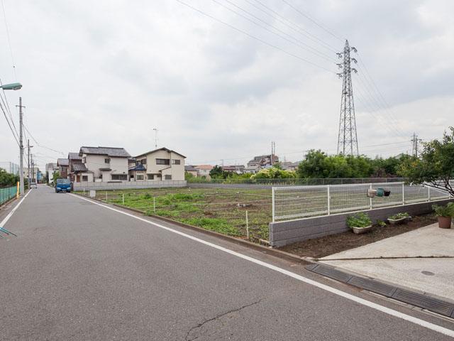 Local photos, including front road. Local (July 2013) Shooting