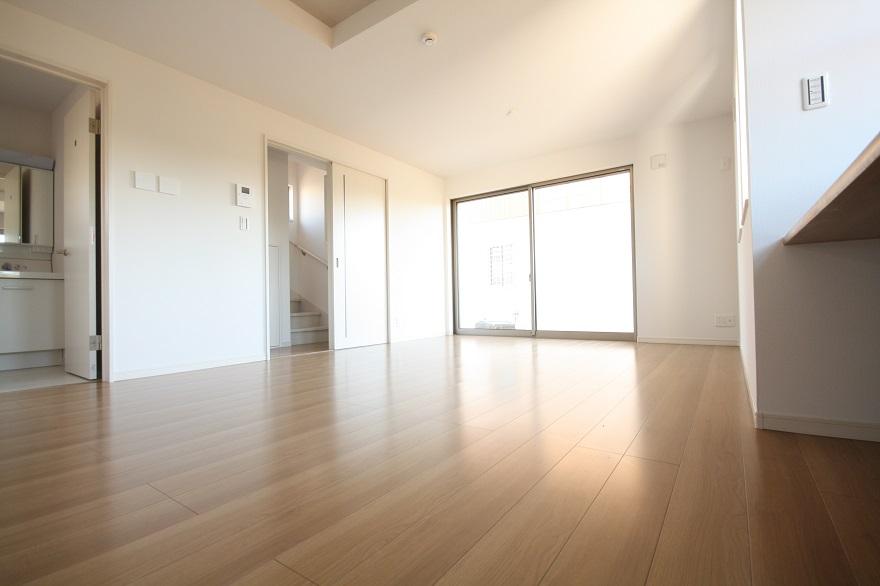 Living. 5 Building Indoor (12 May 2013) Shooting