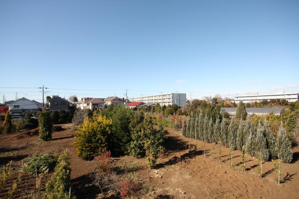 View photos from the dwelling unit. 5 Building Local (12 May 2013) Shooting