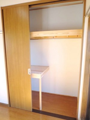 Receipt. Storage spacious