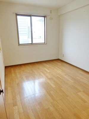 Other room space. Western style room