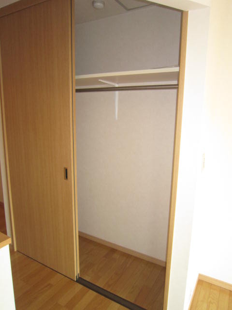 Receipt. Wide closet. 