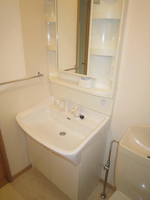 Washroom. Popular shampoo dresser ☆ 