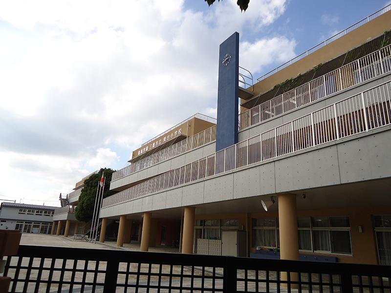 Primary school. Mitaka Municipal Dongtai 400m up to elementary school
