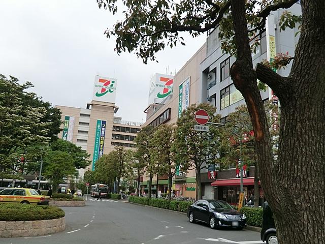 Shopping centre. Ito-Yokado Musashisakai to the store 1750m