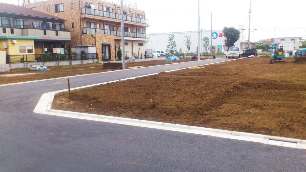 Local photos, including front road. Local (10 May 2013) Shooting