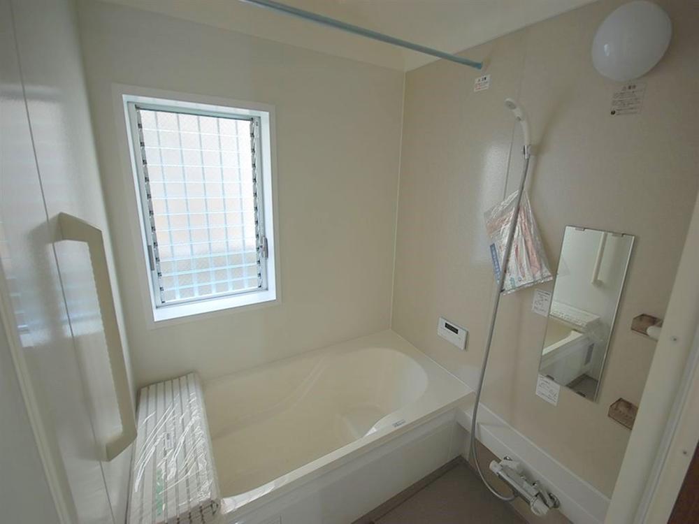 Same specifications photo (bathroom)