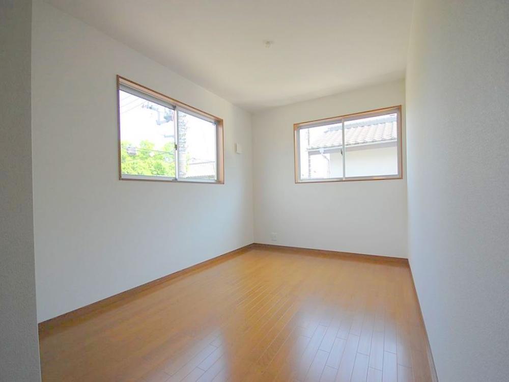 Same specifications photos (Other introspection)