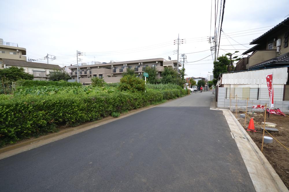 Local photos, including front road. Local (11 May 2013) Shooting