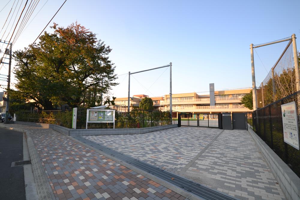 Primary school. Municipal Dongtai elementary school