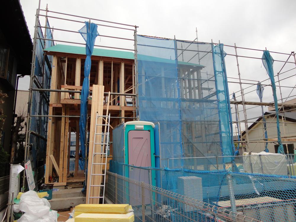 Local appearance photo. Local (12 May 2013) Shooting